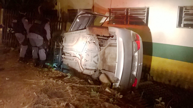 Civic e Fiesta recuperados durante fuga