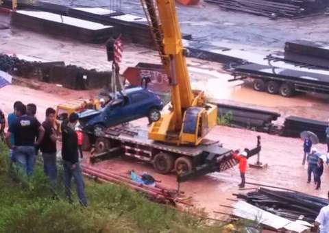 Mulher grávida morre em acidente na ponte Rio Negro