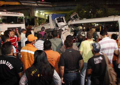   Estado mantém atendimento médico a 16 vítimas de acidente de trânsito  