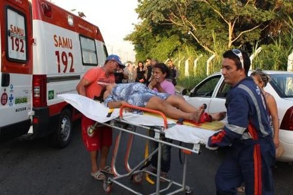 Mulher grávida ferida em acidente