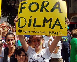 A pressão das ruas pode levar ao impeachment  de Dilma