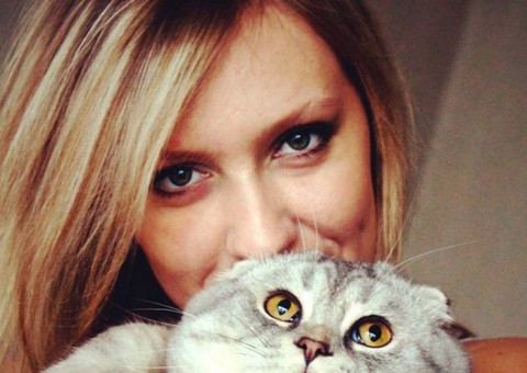 Russa procura nas redes sociais alguém que a engravide