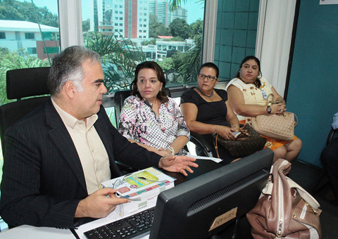 Semed entrega à Vemaqa projeto para educação ambiental