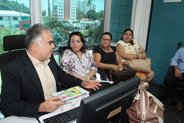 Semed entrega à Vemaqa projeto para educação ambiental