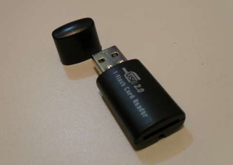 Leitor de cartão é vendido no Centro de Manaus como pendrive