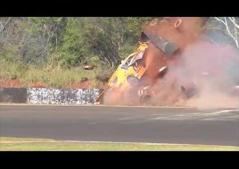 Marcos Gomes sai ileso de acidente em corrida do Stock Car