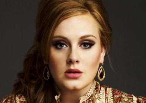 Por ter fobia de fotos, Adele faz terapia pelo Skype