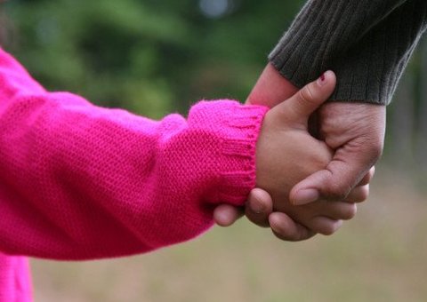 663 pessoas sem nenhum tipo de renda desejam adotar uma criança