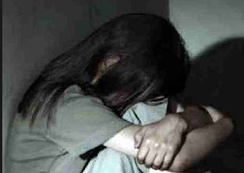 Durante cinco dias menina de 13 anos é estuprada por quatro homens 