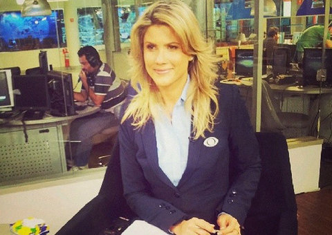 Apresentadora comete gafe ao chamar jogador de Holanda. Veja