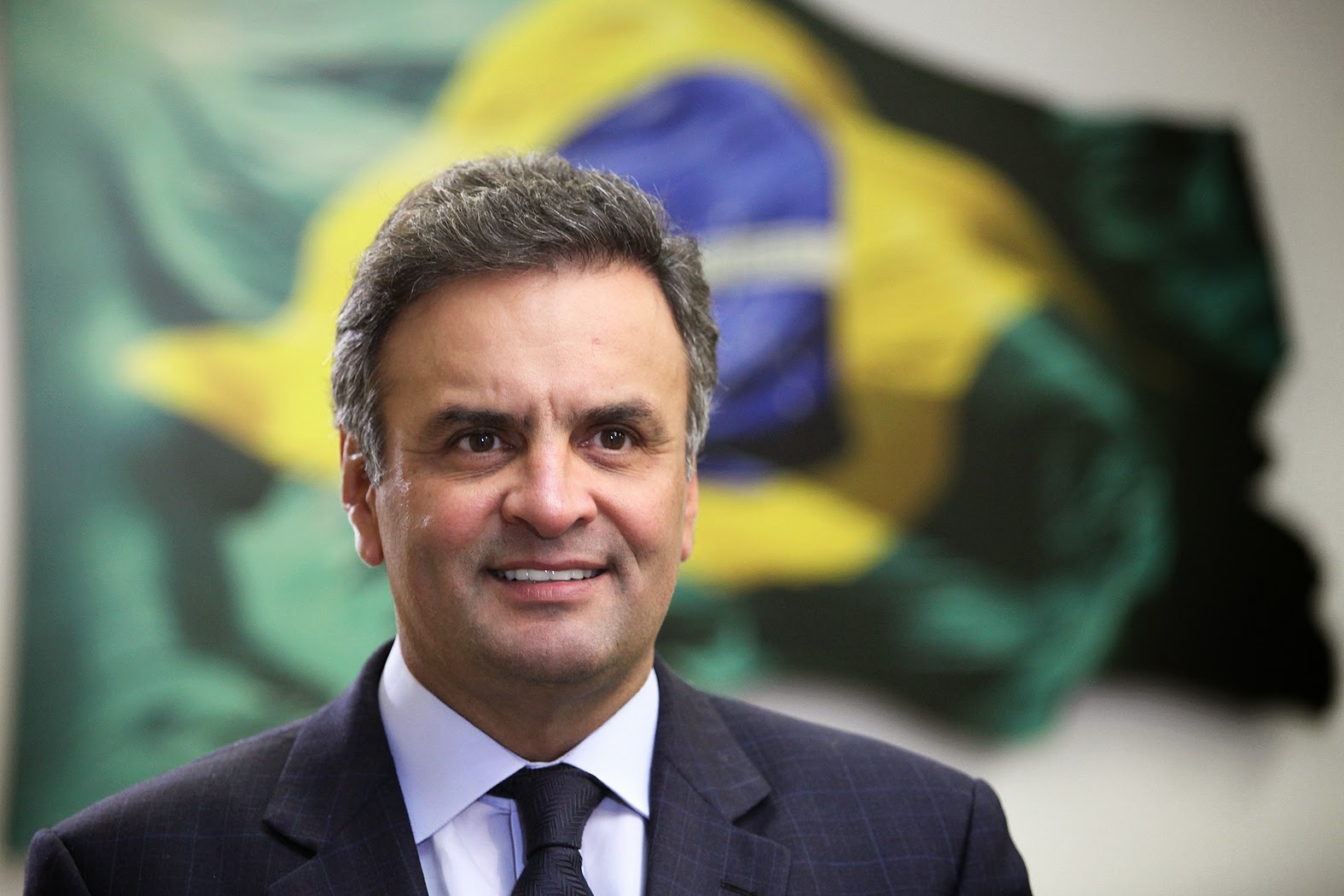 Conheça as 10 gatas que Aécio Neves já pegou