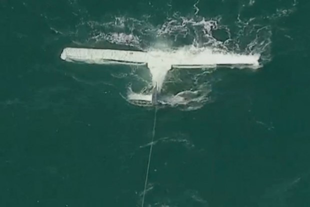 Acidente: Aeronave cai na Praia do Leblon, no Rio