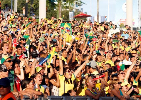 Jogo do Brasil e show de Maria Cecília e Rodolfo agitam a Ponta Negra