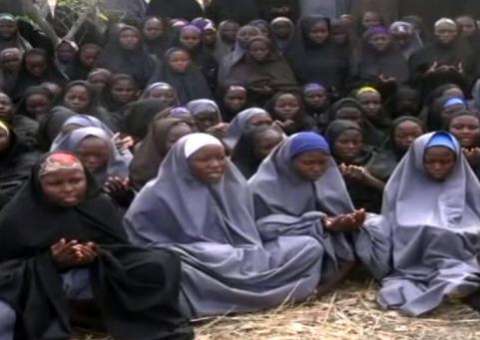 Boko Haram afirma que estudantes foram convertidas e quer libertação de presos em troca das jovens