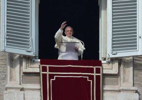 Francisco leva três vezes mais fieis ao Vaticano que Bento XVI