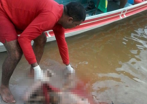 Mergulhadores localizam corpo de vítima de afogamento no lago Zé Açu