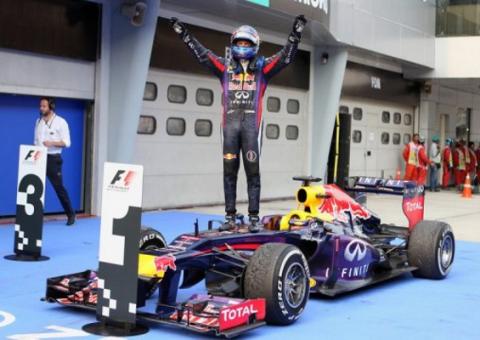 Vettel vence na Malásia, Massa fica em quinto