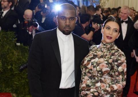 Kim Kardashian deu à luz uma menina