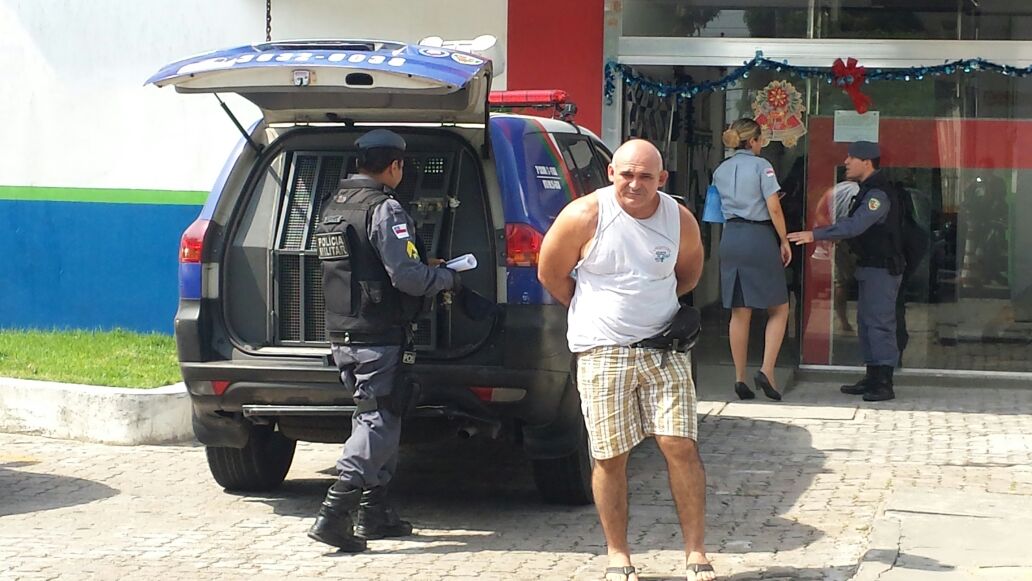 Homem se irrita, ameaça agente de trânsito e é  preso