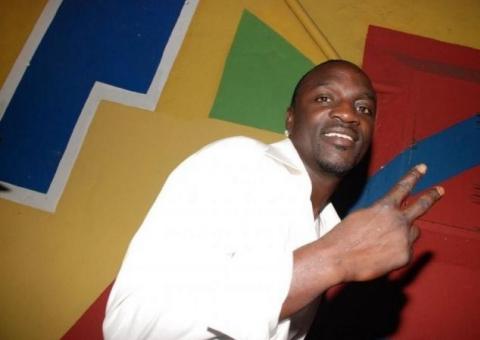 Akon lança clipe de "So Blue", vem ver