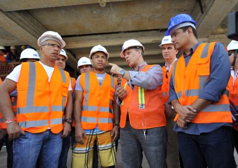 José Aldo visita Arena da Amazônia e incentiva esporte