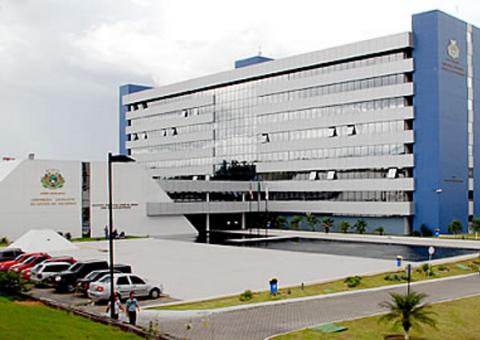 Deputados não comparecem para trabalhar, mas justificam ausência