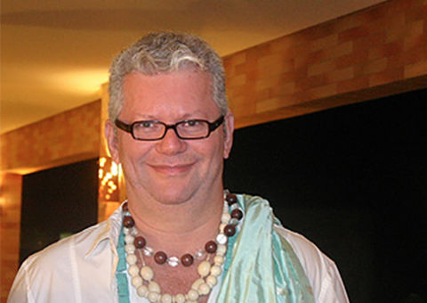 Colunista Alex Deneriaz morre em São Paulo