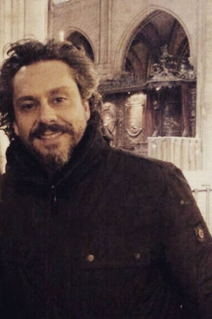 Alexandre Nero faz viagem romântica com a namorada em Paris