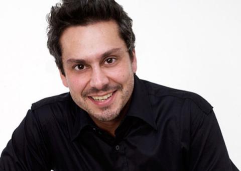 Após protesto contra Feliciano, Alexandre Nero dá lição em internauta