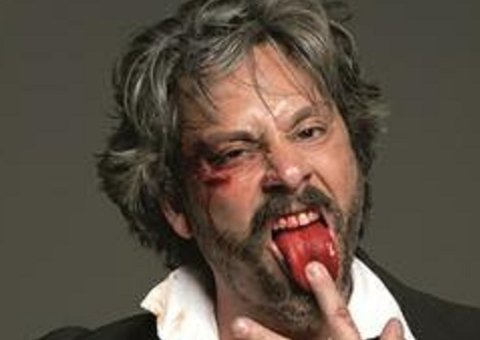 "O ser humano é um bicho imbecil", diz protagonista de Império