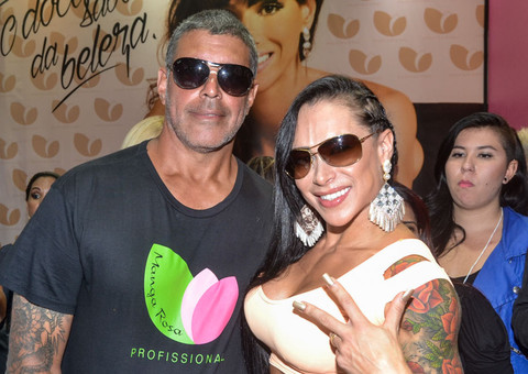 Alexandre e Fabi Frota, Vanessa Mesquita e Ana Paula Minerato marcam presença no penúltimo dia da Hair Brasil