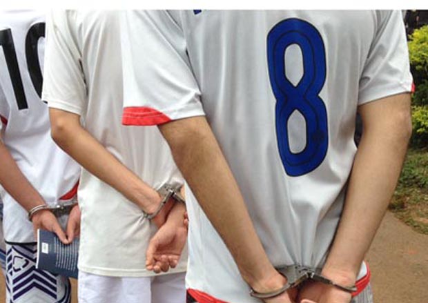 Depois de assaltar hotel, bando é preso na farra em uma bar