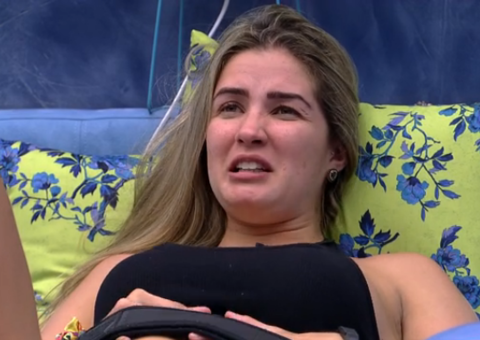 BBB 15: Chateada, Aline diz que está com nojo de Amanda