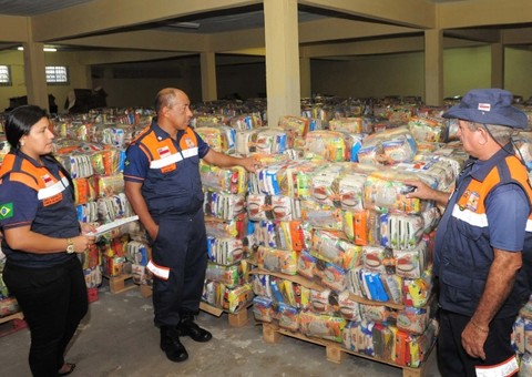 Amistoso "Amigos do Delmo x Amigos arrecada 20 toneladas de alimentos