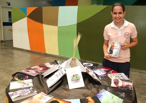 Escola pública estadual revela 160 jovens escritores