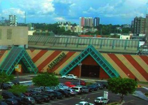 Shoppings mantêm horário de funcionamento