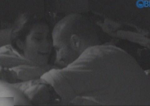  BBB15: Fernando desabafa sobre noite quente com Amanda 