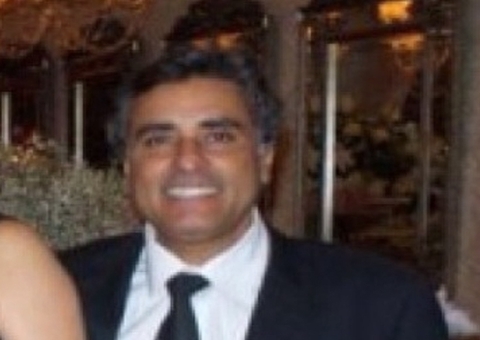 Empresário admite manter caso com Marcelaine e Denise Silva