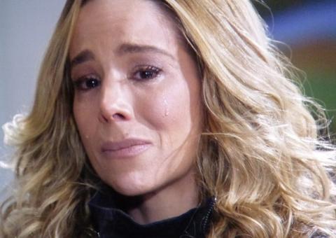 Amarilys fica entre a vida e a morte após acidente de carro