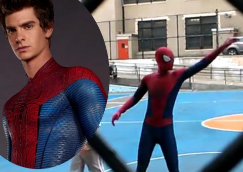 Caracterizado, astro de 'Homem Aranha' joga basquete com crianças após gravações