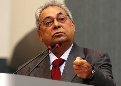 TCE aprecia contas de Amazonino Mendes nesta quarta-feira