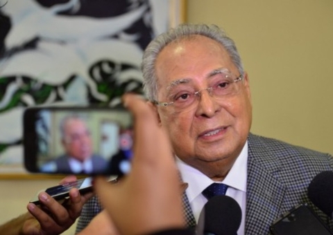 MDB oficializa apoio a Amazonino Mendes 