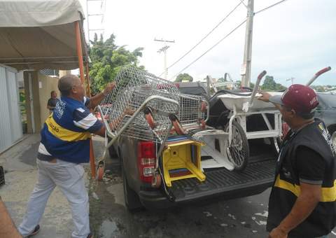 Materiais apreendidos são descartados pela prefeitura