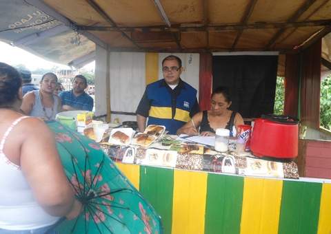 Prefeitura notifica ambulantes irregulares no Dom Pedro