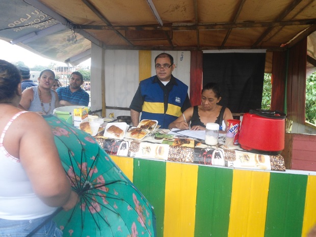 Prefeitura notifica ambulantes irregulares no Dom Pedro