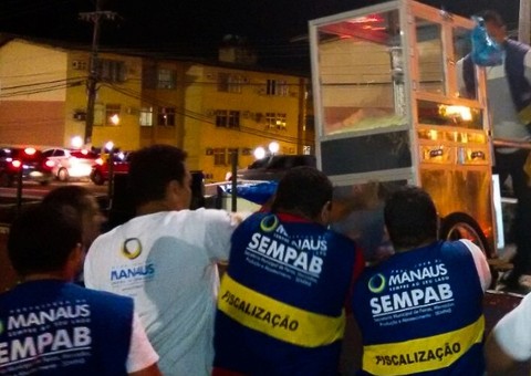 Operação retira ambulantes do entorno de faculdades