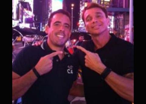 Empresário de Netinho nega morte do cantor