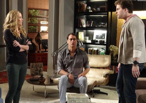 Eron engana Niko e some com o filho