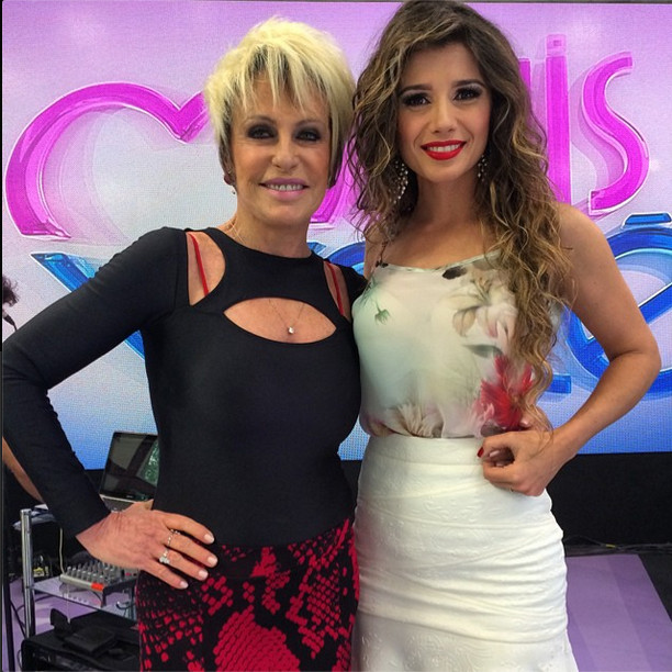 Sem data marcada, Paula Fernandes convida Ana Maria para ser sua madrinha de casamento