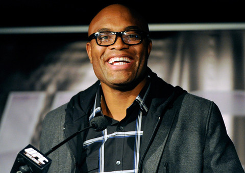 Anderson Silva diz que ainda dá tempo de se descobrir gay